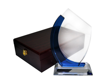 درع كريستال مع اطار ازرق